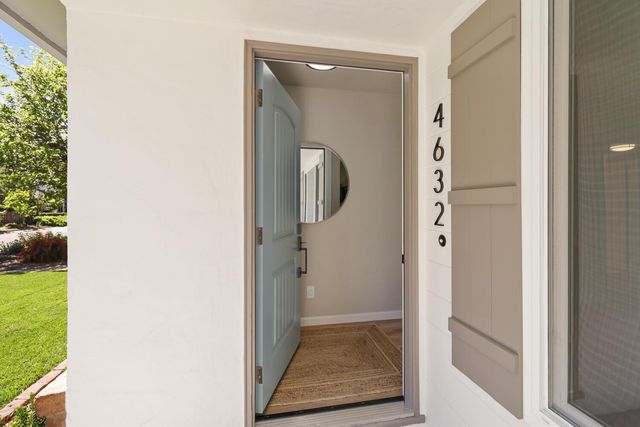 4632 Sunset Dr, Sacramento, CA 95822