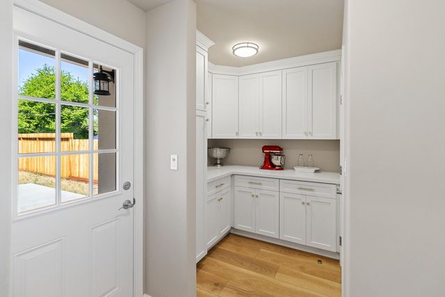 4632 Sunset Dr, Sacramento, CA 95822