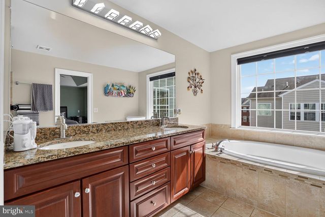 43549 WHITE CAP TER, Chantilly, VA 20152