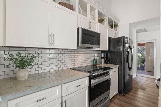 29 Dogwood Circle, Boynton Beach, FL 33436