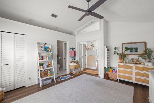 29 Dogwood Circle, Boynton Beach, FL 33436