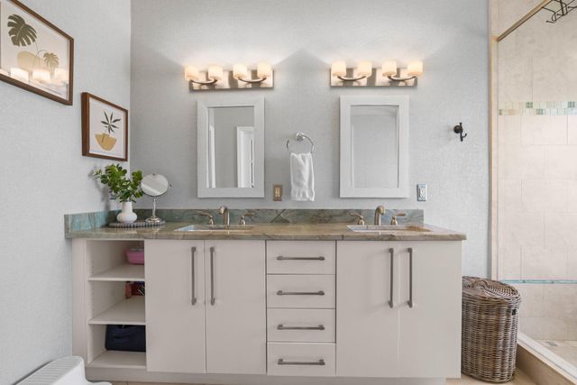 29 Dogwood Circle, Boynton Beach, FL 33436