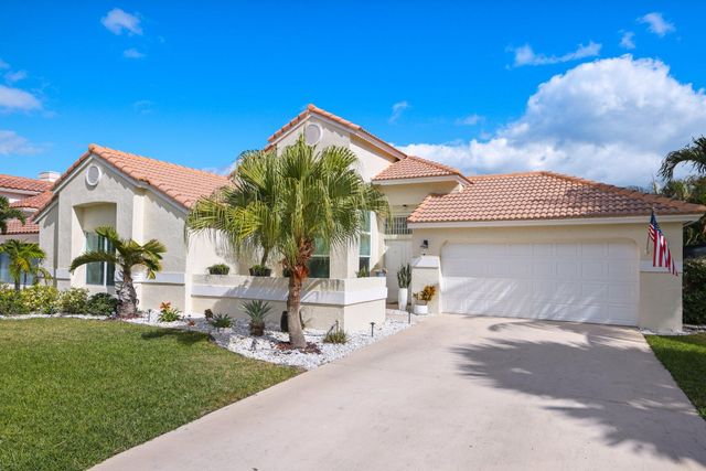 29 Dogwood Circle, Boynton Beach, FL 33436