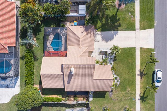 29 Dogwood Circle, Boynton Beach, FL 33436