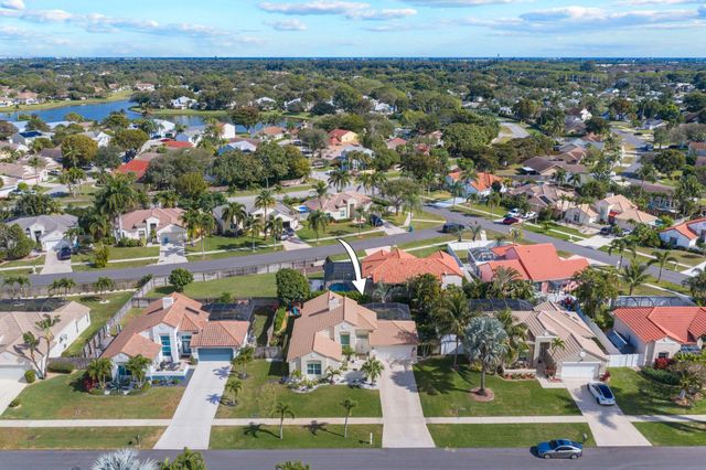 29 Dogwood Circle, Boynton Beach, FL 33436