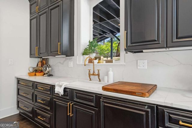 1043 METROPOLITAN Parkway SW, Atlanta, GA 30310