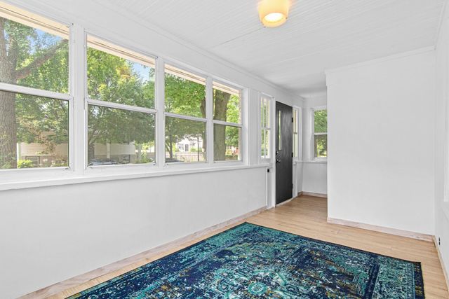 1221 4th Street E, Saint Paul, MN 55106