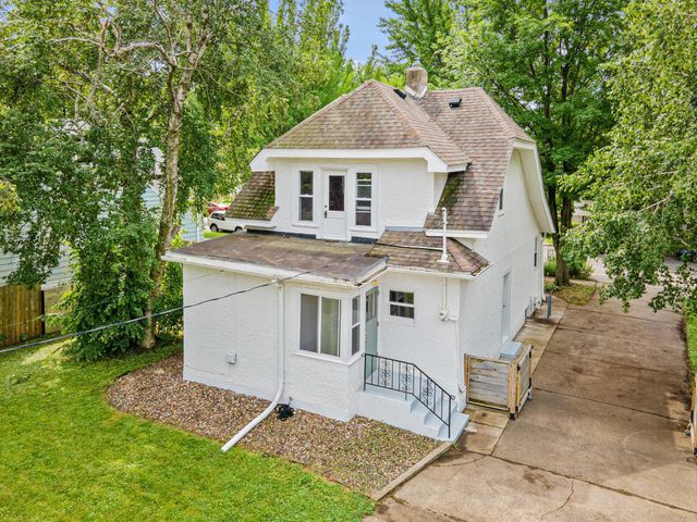 1221 4th Street E, Saint Paul, MN 55106