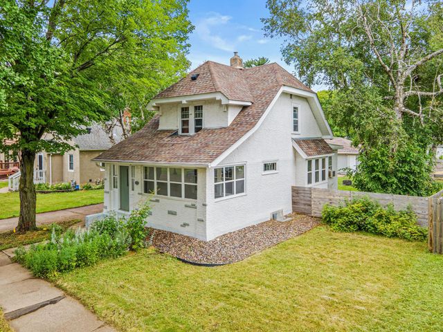 1221 4th Street E, Saint Paul, MN 55106