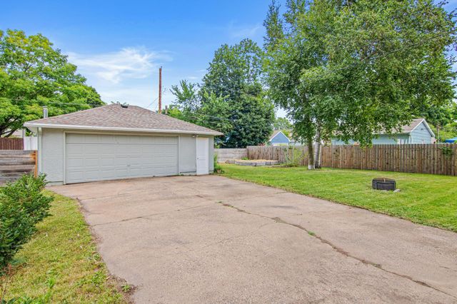 1221 4th Street E, Saint Paul, MN 55106