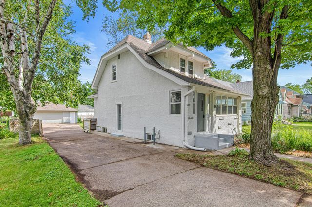 1221 4th Street E, Saint Paul, MN 55106