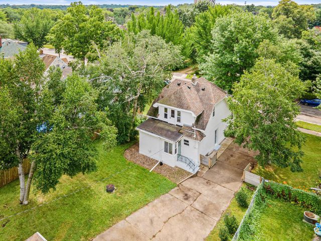 1221 4th Street E, Saint Paul, MN 55106