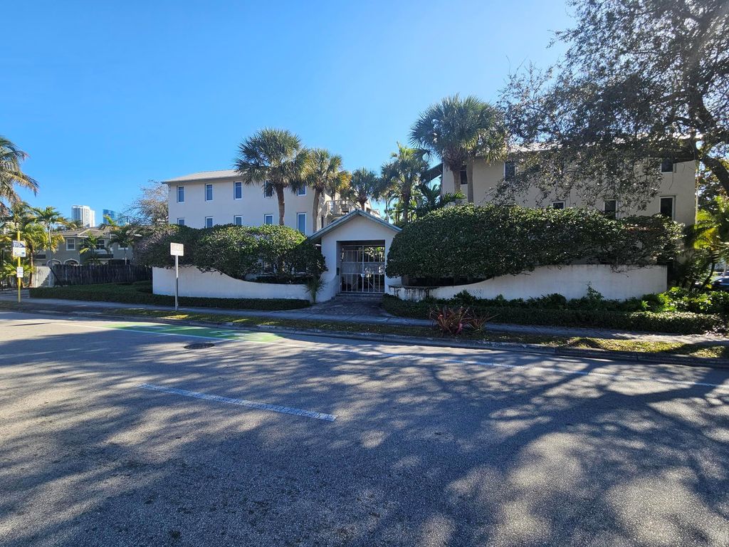 812 SW 4th Avenue 8, Fort Lauderdale, FL 33315