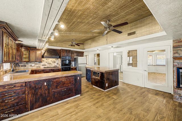 3612 W LONE CACTUS Drive, Glendale, AZ 85308