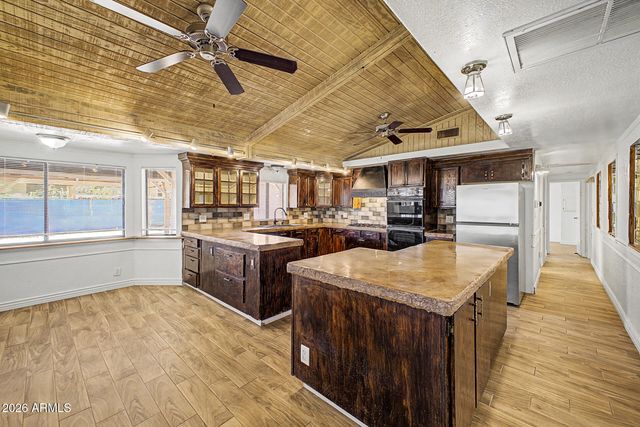 3612 W LONE CACTUS Drive, Glendale, AZ 85308