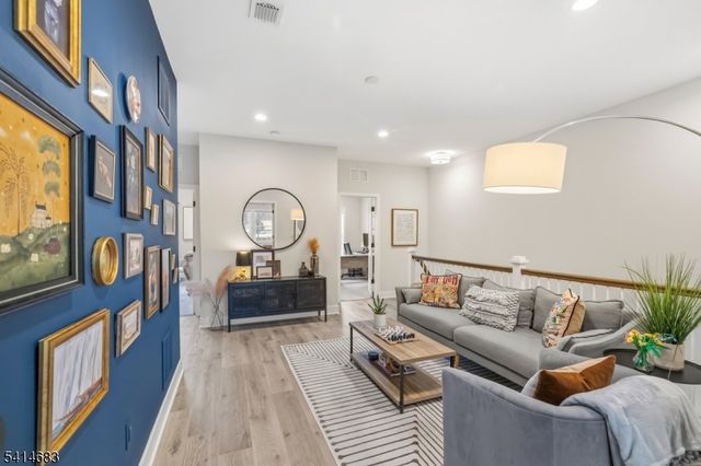 24 Aspen Dr, Cedar Grove Twp., NJ 07009