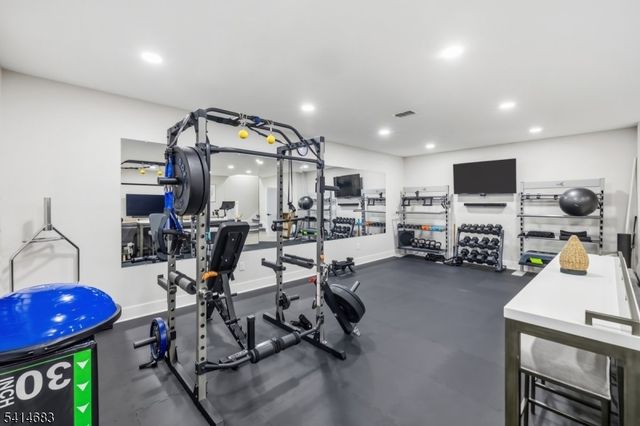 24 Aspen Dr, Cedar Grove Twp., NJ 07009