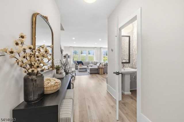 24 Aspen Dr, Cedar Grove Twp., NJ 07009