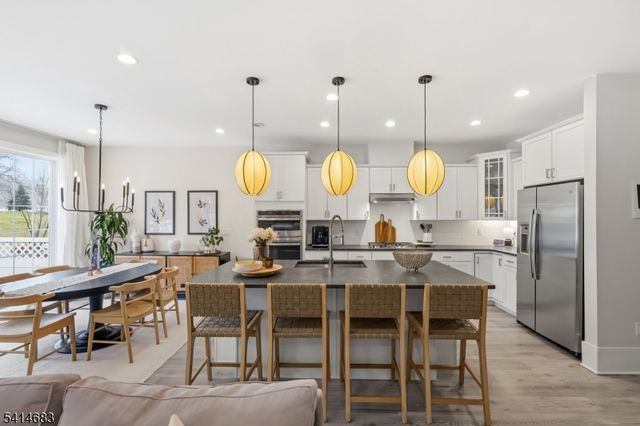 24 Aspen Dr, Cedar Grove Twp., NJ 07009