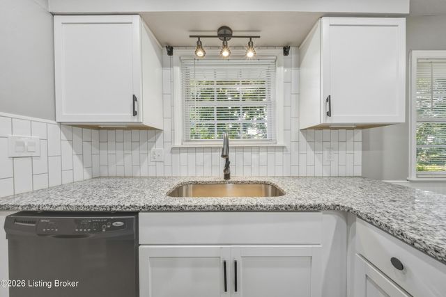 10501 Blue Lick Rd, Louisville, KY 40229