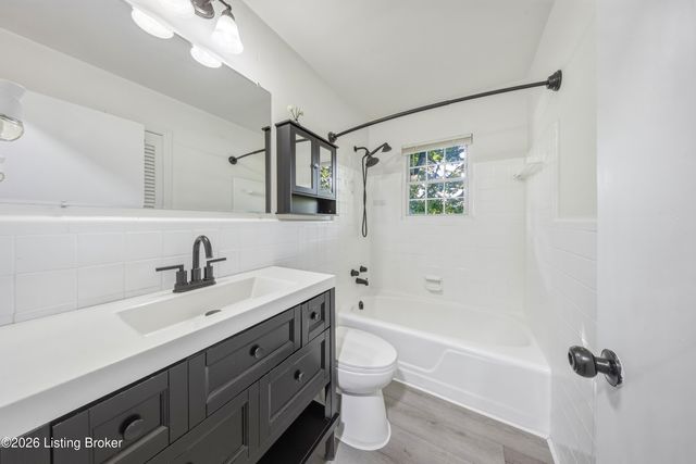 10501 Blue Lick Rd, Louisville, KY 40229