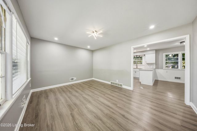 10501 Blue Lick Rd, Louisville, KY 40229