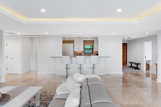 2785 Polo Island Drive J301, Wellington, FL 33414