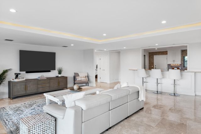 2785 Polo Island Drive J301, Wellington, FL 33414