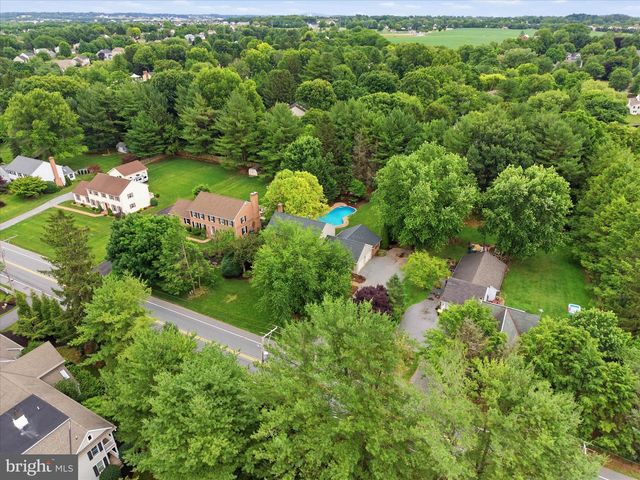 2429 FRUITVILLE PIKE, Lancaster, PA 17601