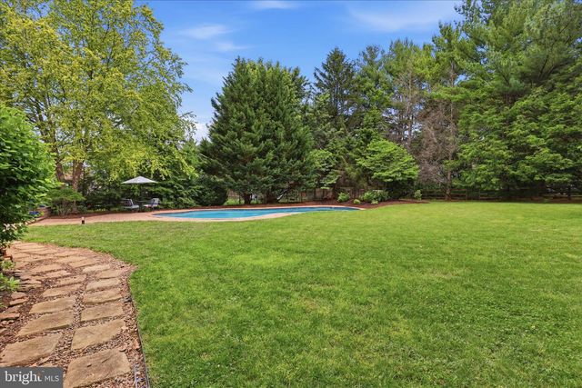 2429 FRUITVILLE PIKE, Lancaster, PA 17601