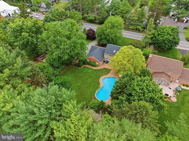 2429 FRUITVILLE PIKE, Lancaster, PA 17601