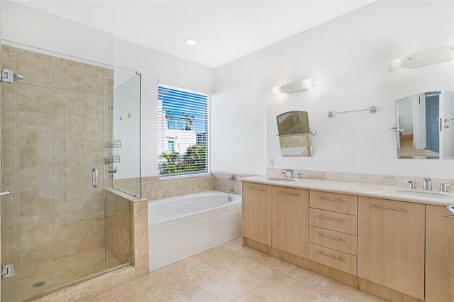 741 NE 4th Avenue 741, Fort Lauderdale, FL 33304