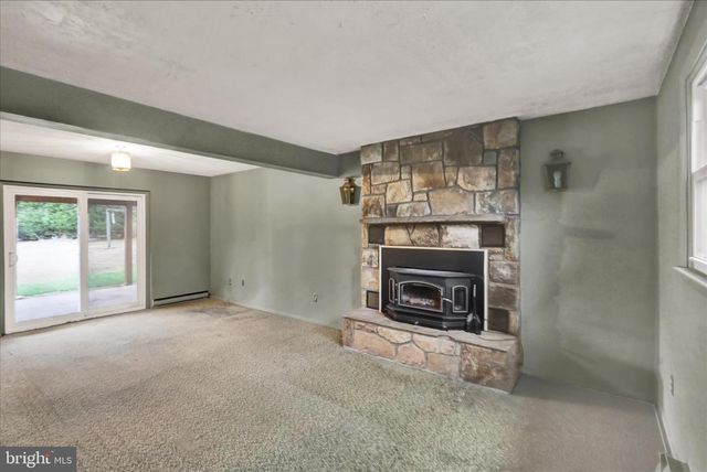 2565 HILL RD, Reading, PA 19606