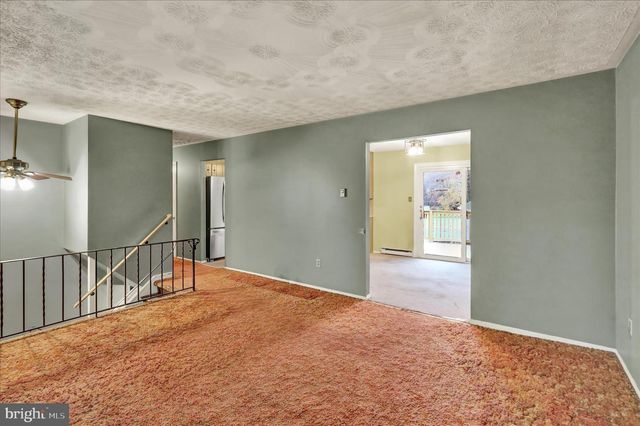 2565 HILL RD, Reading, PA 19606