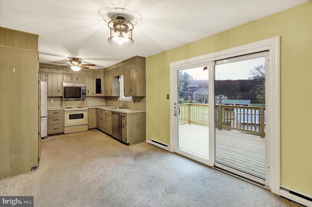 2565 HILL RD, Reading, PA 19606