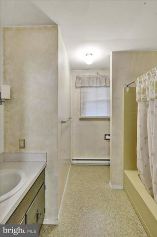 2565 HILL RD, Reading, PA 19606