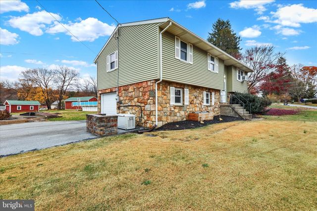 2565 HILL RD, Reading, PA 19606