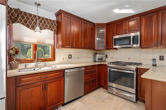 1 Ashley Drive, Lincoln, RI 02865