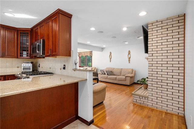 1 Ashley Drive, Lincoln, RI 02865