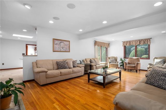 1 Ashley Drive, Lincoln, RI 02865