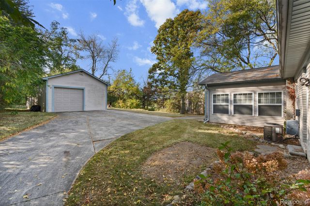 8550 33 Mile Road, Bruce Township, MI 48065