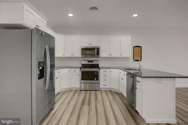 103 BLACKBIRD LN, Shippensburg, PA 17257