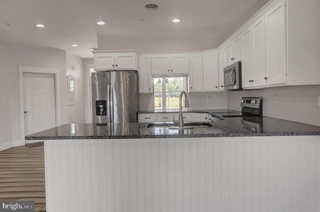 103 BLACKBIRD LN, Shippensburg, PA 17257