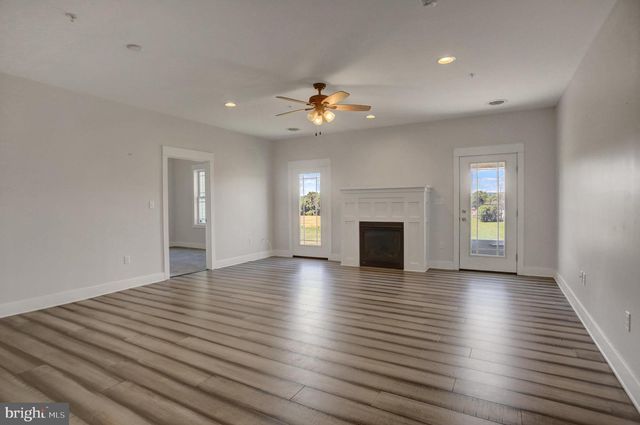 103 BLACKBIRD LN, Shippensburg, PA 17257