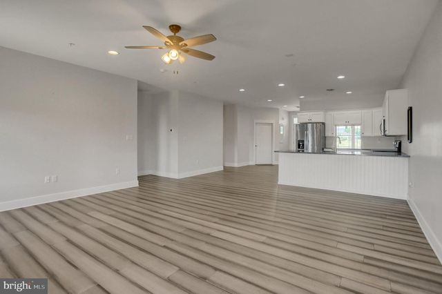 103 BLACKBIRD LN, Shippensburg, PA 17257