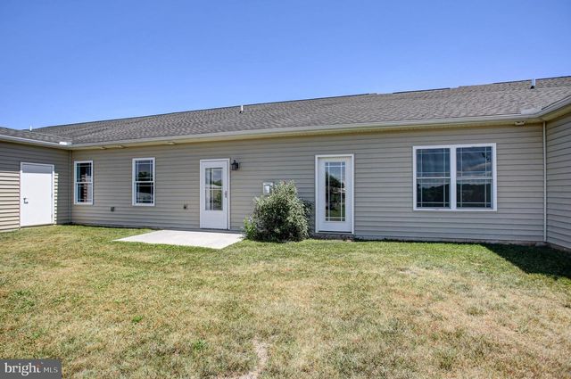103 BLACKBIRD LN, Shippensburg, PA 17257
