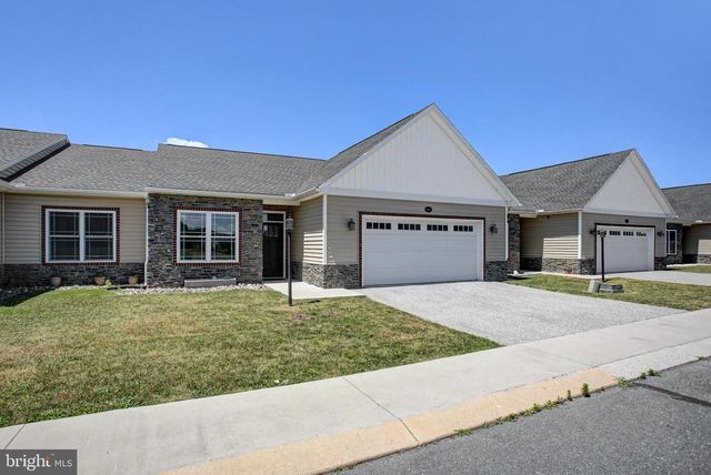 103 BLACKBIRD LN, Shippensburg, PA 17257