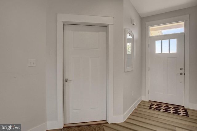 103 BLACKBIRD LN, Shippensburg, PA 17257