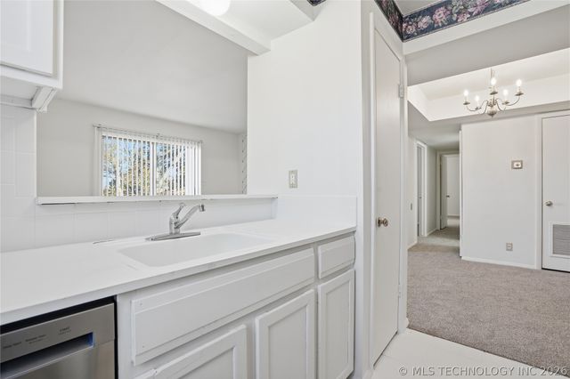 7325 S Yale Avenue 213, Tulsa, OK 74136