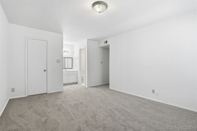7325 S Yale Avenue 213, Tulsa, OK 74136